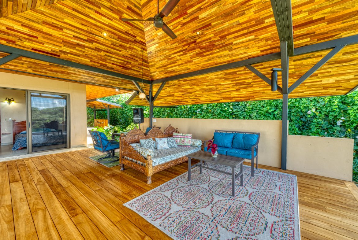 PROPERTY WITH TWO BEDROOM, AND A TERRACE WITH OCEAN VIEWS, IN SAN JOSECITO – 0.29 ACRES