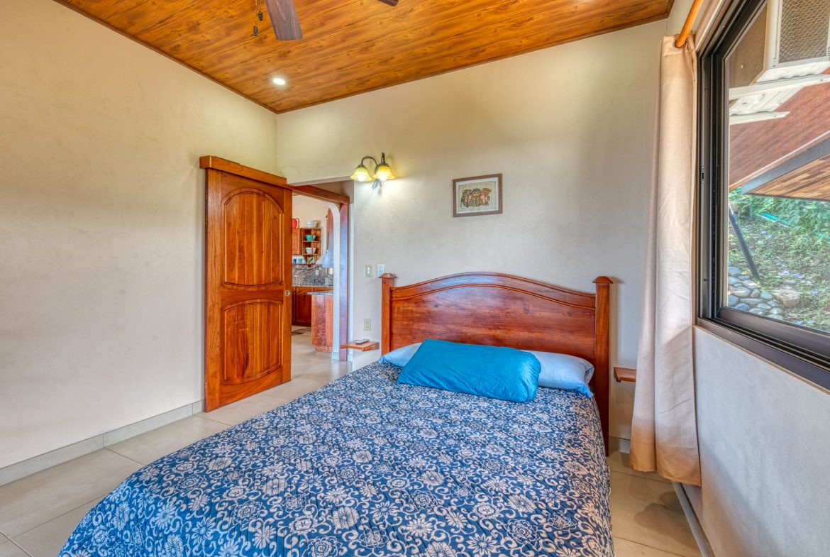 PROPERTY WITH TWO BEDROOM, AND A TERRACE WITH OCEAN VIEWS, IN SAN JOSECITO – 0.29 ACRES
