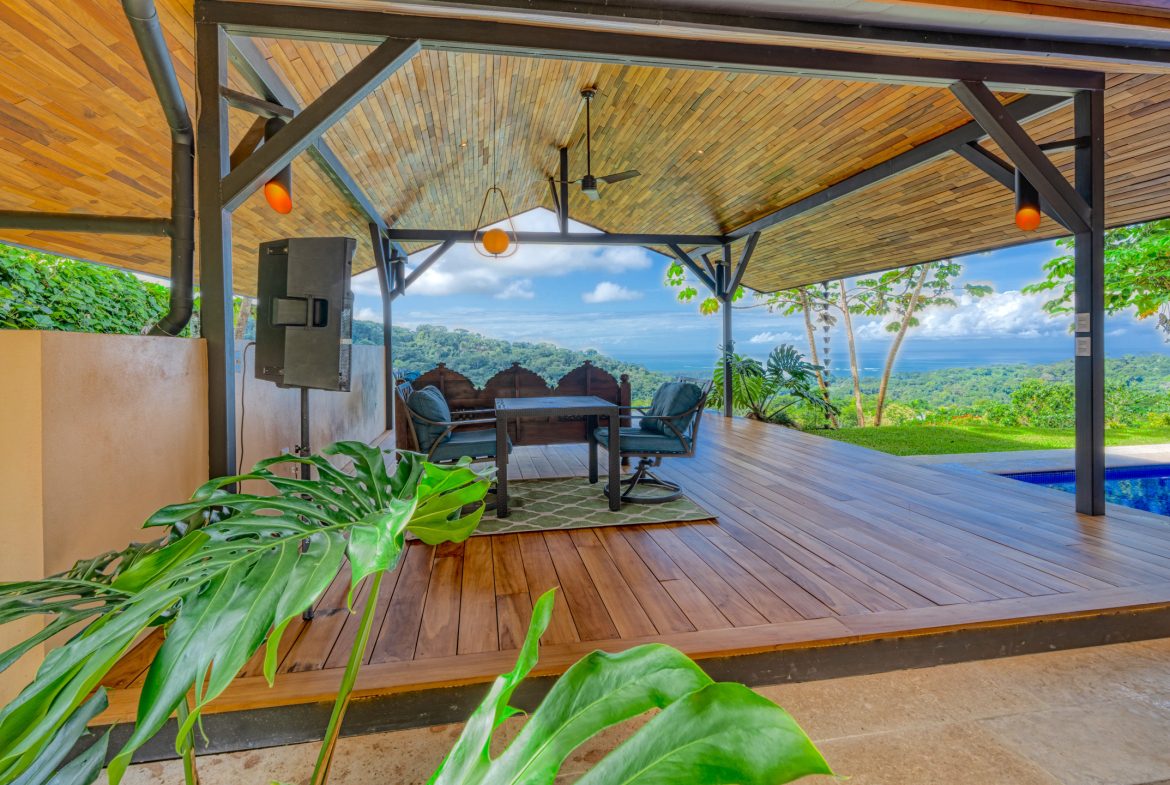 PROPERTY WITH TWO BEDROOM, AND A TERRACE WITH OCEAN VIEWS, IN SAN JOSECITO – 0.29 ACRES