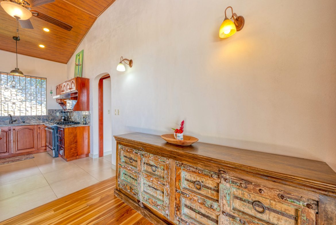 PROPERTY WITH TWO BEDROOM, AND A TERRACE WITH OCEAN VIEWS, IN SAN JOSECITO – 0.29 ACRES