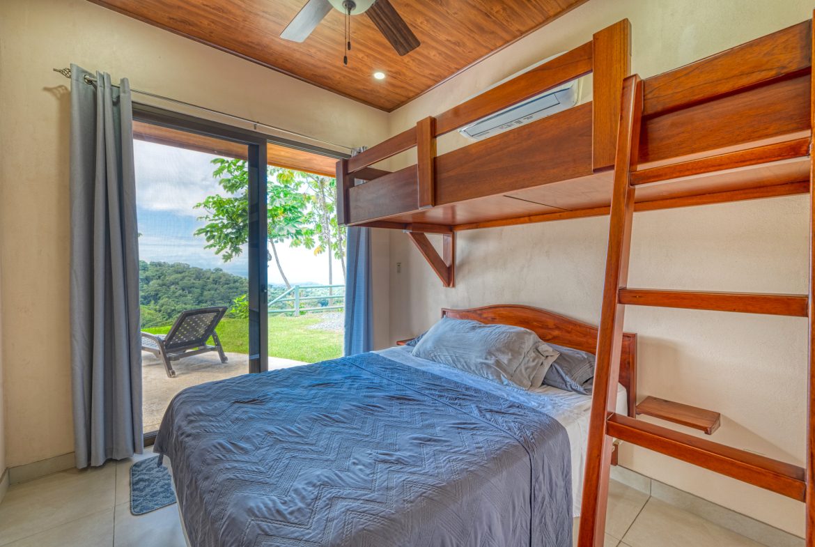 PROPERTY WITH TWO BEDROOM, AND A TERRACE WITH OCEAN VIEWS, IN SAN JOSECITO – 0.29 ACRES
