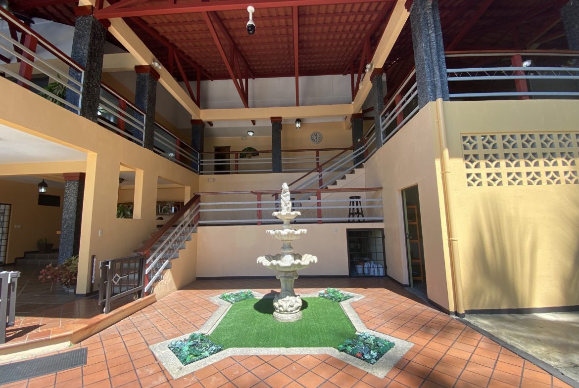 VILLA PESCA PROPERTY WITH EIGHT BEDROOMS, AND OCEAN VIEWS FRONT, NEAR TO THE GOLFITO – 1.1 ACRES