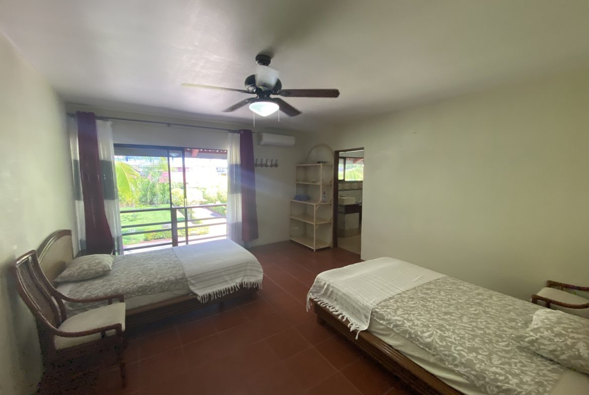 VILLA PESCA PROPERTY WITH EIGHT BEDROOMS, AND OCEAN VIEWS FRONT, NEAR TO THE GOLFITO – 1.1 ACRES