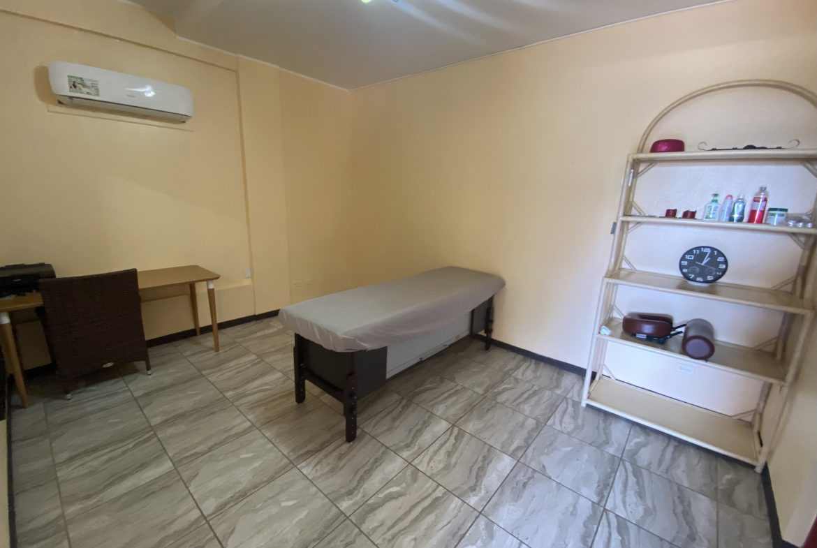 VILLA PESCA PROPERTY WITH EIGHT BEDROOMS, AND OCEAN VIEWS FRONT, NEAR TO THE GOLFITO – 1.1 ACRES