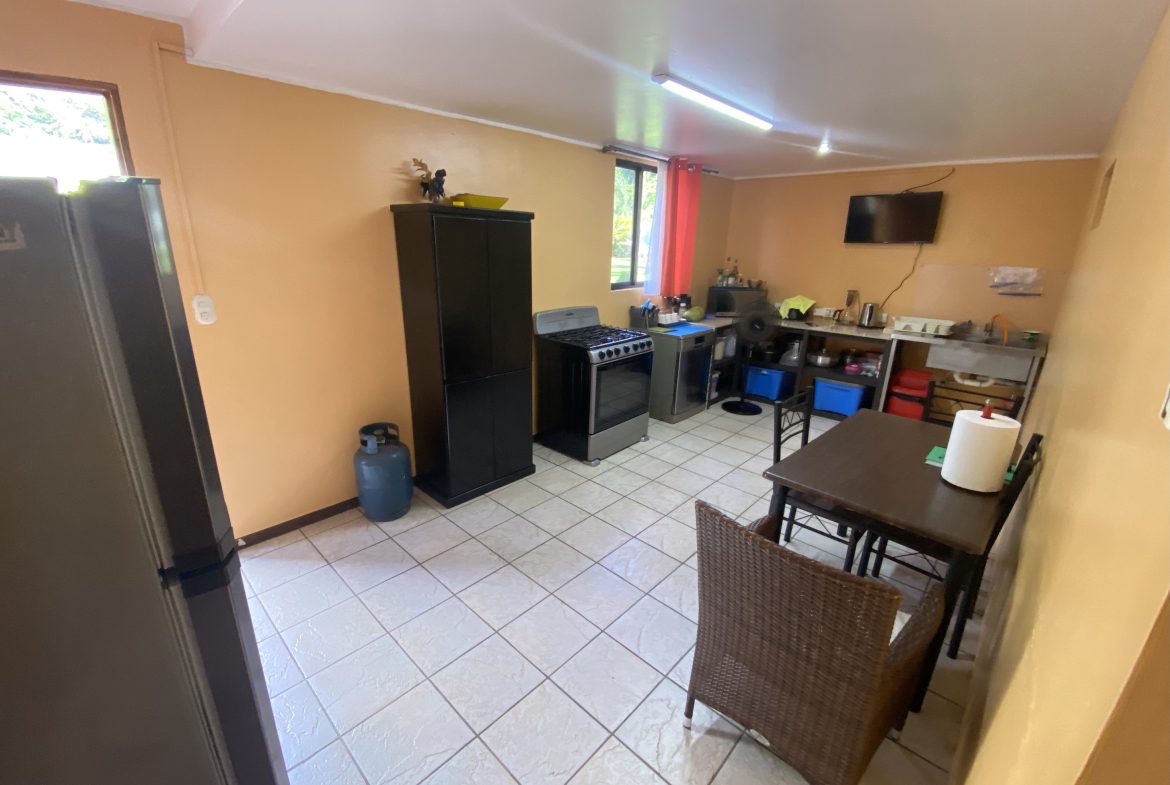 VILLA PESCA PROPERTY WITH EIGHT BEDROOMS, AND OCEAN VIEWS FRONT, NEAR TO THE GOLFITO – 1.1 ACRES