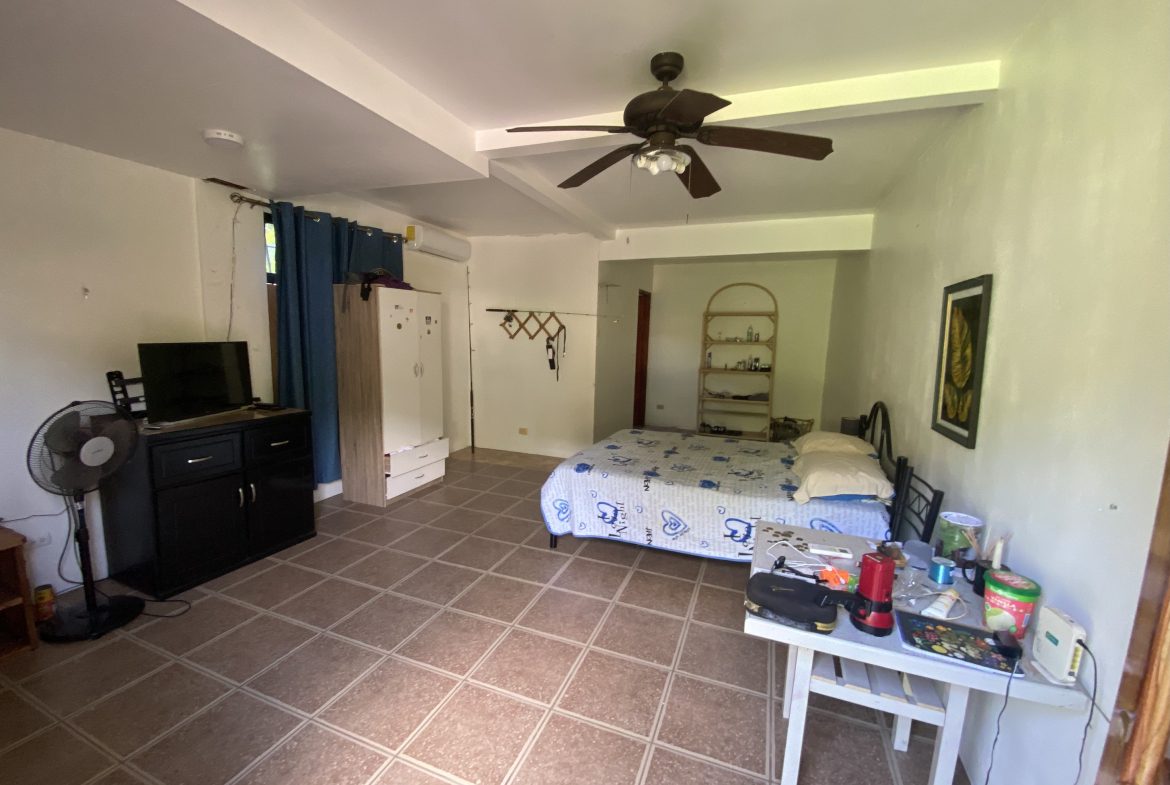 VILLA PESCA PROPERTY WITH EIGHT BEDROOMS, AND OCEAN VIEWS FRONT, NEAR TO THE GOLFITO – 1.1 ACRES