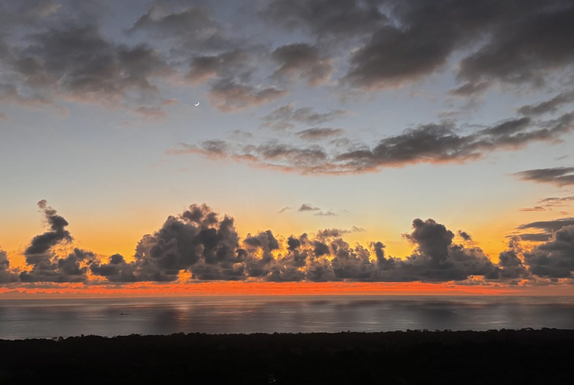 DEVELOPMENT PROPERTY WITH PANORAMIC VIEWS OF THE OCEAN AND SUNSET, IN PORTALON – 44 ACRES