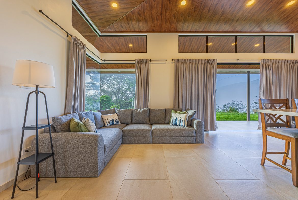 VIENTO LINDO MOUNTAIN PROPERTY  WITH MODERN FINISHES AND LARGE LAND WITH BEAUTIFUL VIEWS, IN TRES PIEDRAS – 5 ACRES