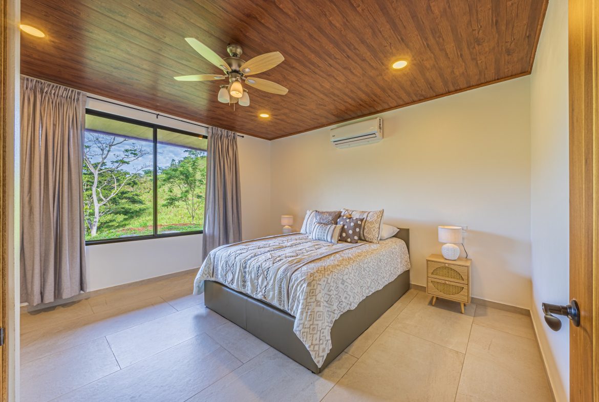 VIENTO LINDO MOUNTAIN PROPERTY  WITH MODERN FINISHES AND LARGE LAND WITH BEAUTIFUL VIEWS, IN TRES PIEDRAS – 5 ACRES