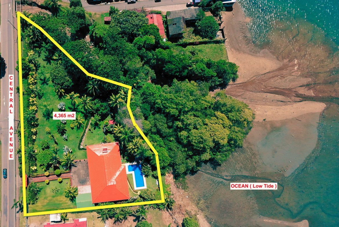 VILLA PESCA PROPERTY WITH EIGHT BEDROOMS, AND OCEAN VIEWS FRONT, NEAR TO THE GOLFITO – 1.1 ACRES