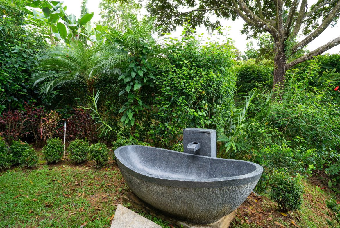PROPERTY WITH THREE BEDROOM AND PANORAMIC OCEAN VIEWS, IN PORTALON – 3.8 ACRES