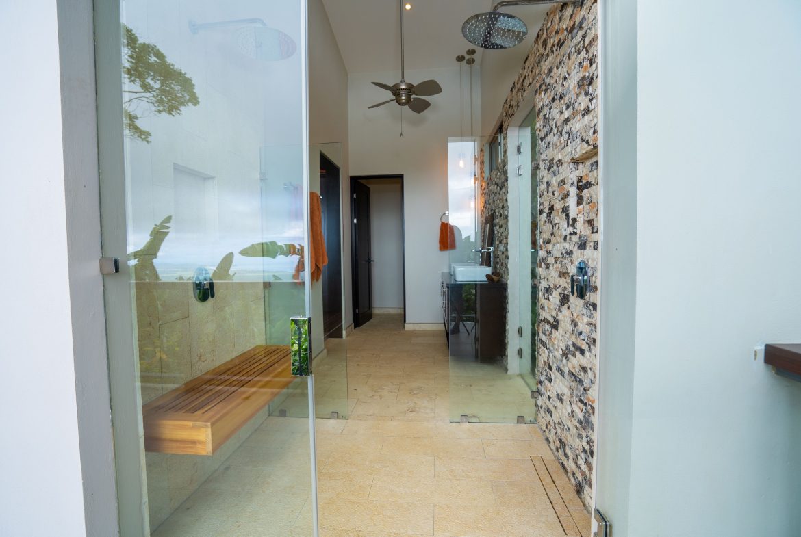 PROPERTY WITH THREE BEDROOM AND PANORAMIC OCEAN VIEWS, IN PORTALON – 3.8 ACRES