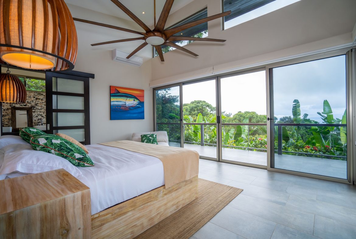 PROPERTY WITH THREE BEDROOM AND PANORAMIC OCEAN VIEWS, IN PORTALON – 3.8 ACRES