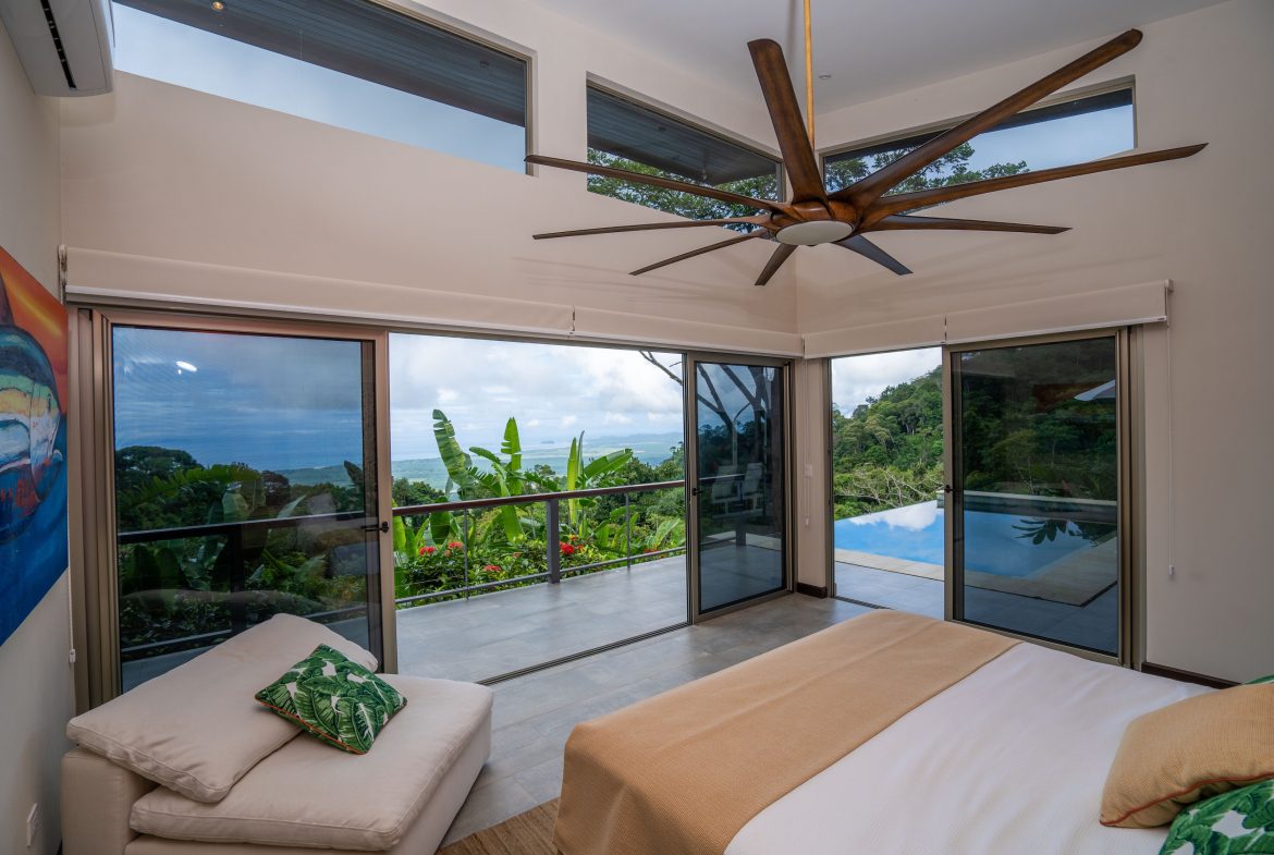 PROPERTY WITH THREE BEDROOM AND PANORAMIC OCEAN VIEWS, IN PORTALON – 3.8 ACRES