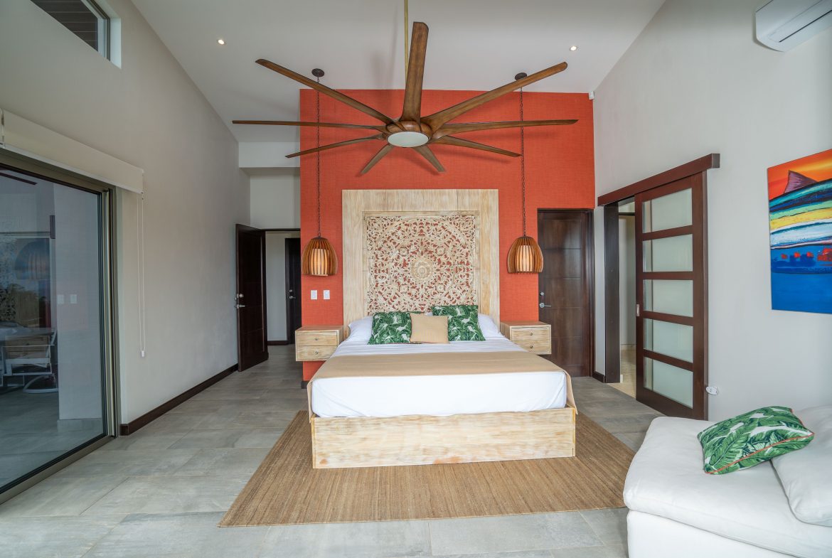 PROPERTY WITH THREE BEDROOM AND PANORAMIC OCEAN VIEWS, IN PORTALON – 3.8 ACRES