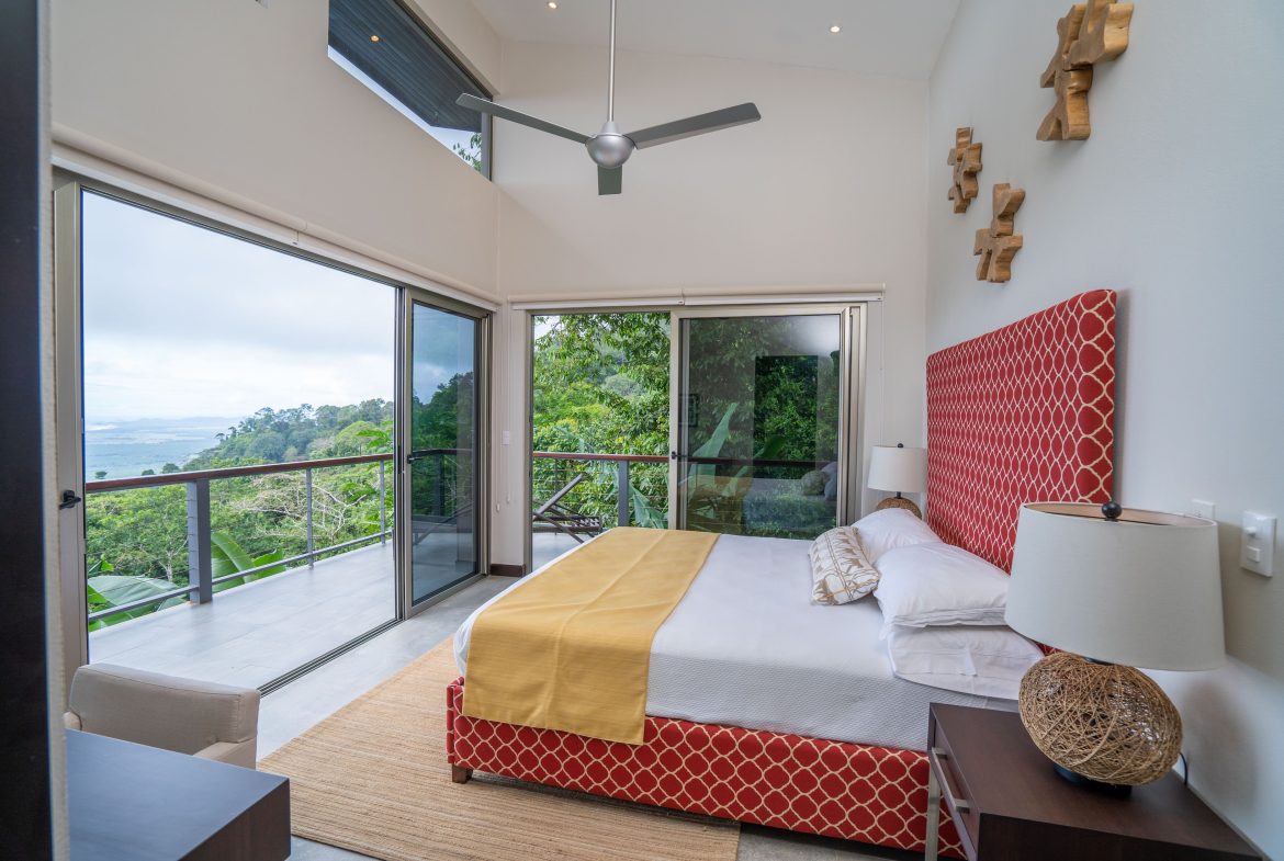PROPERTY WITH THREE BEDROOM AND PANORAMIC OCEAN VIEWS, IN PORTALON – 3.8 ACRES
