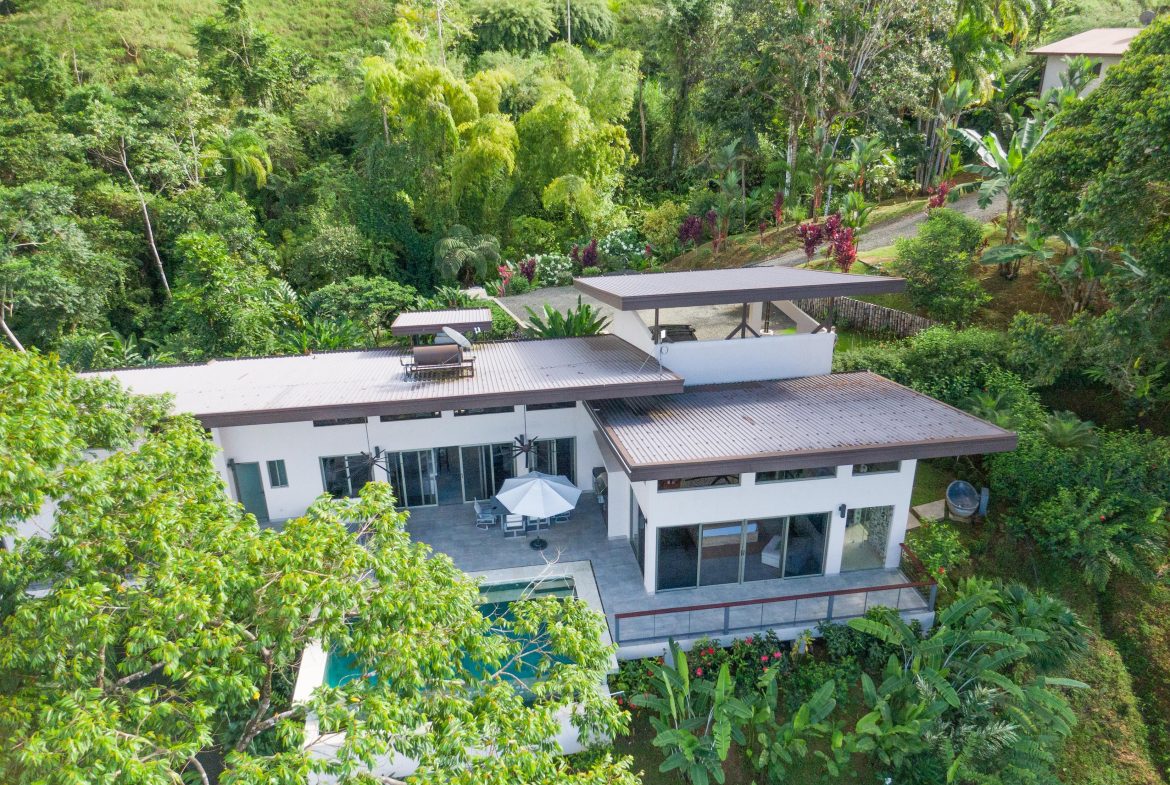 PROPERTY WITH THREE BEDROOM AND PANORAMIC OCEAN VIEWS, IN PORTALON – 3.8 ACRES