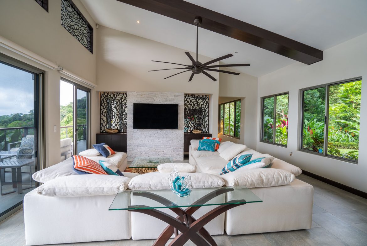 PROPERTY WITH THREE BEDROOM AND PANORAMIC OCEAN VIEWS, IN PORTALON – 3.8 ACRES