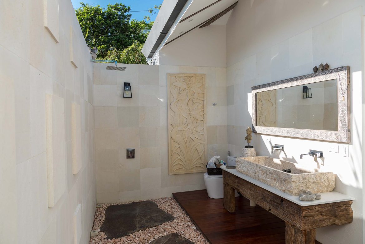 CASA CAPUNG PROPERTY WITH TWO BEDROOM AND MOUNTAIN VIEWS, IN ESCALERAS – 0.28 ACRES