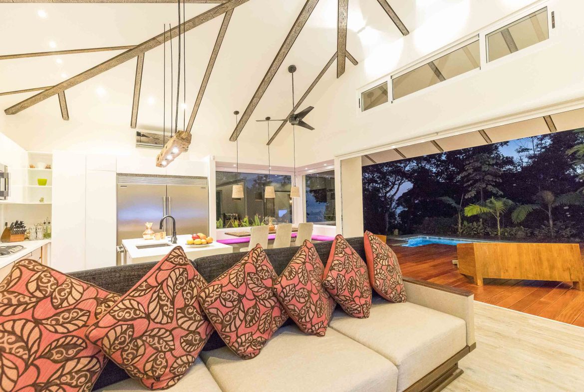 CASA CAPUNG PROPERTY WITH TWO BEDROOM AND MOUNTAIN VIEWS, IN ESCALERAS – 0.28 ACRES