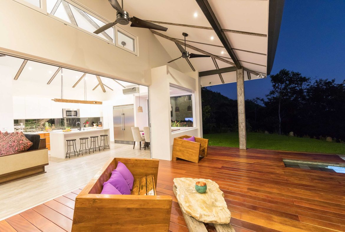 CASA CAPUNG PROPERTY WITH TWO BEDROOM AND MOUNTAIN VIEWS, IN ESCALERAS – 0.28 ACRES