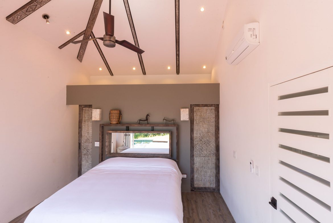 CASA CAPUNG PROPERTY WITH TWO BEDROOM AND MOUNTAIN VIEWS, IN ESCALERAS – 0.28 ACRES