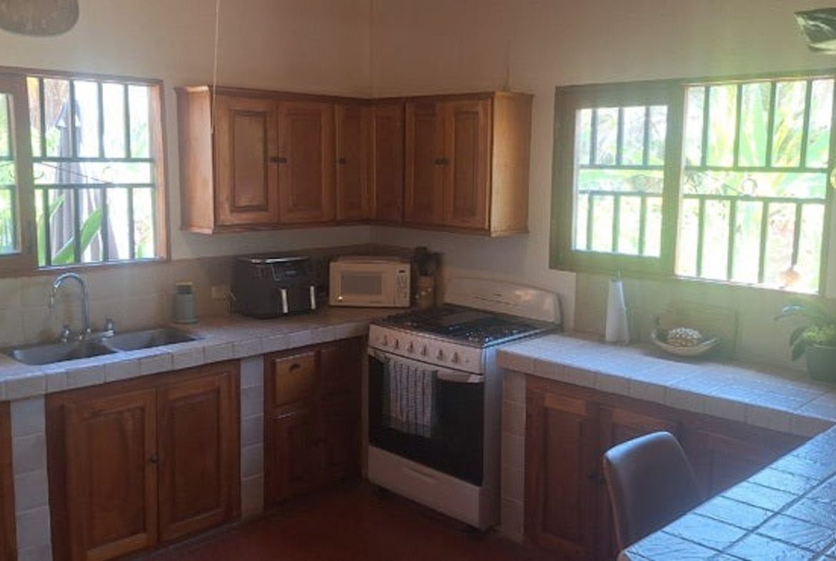 PROPERTY WITH TWO BEDROOMS IN A GATED COMMUNITY, IN LAS LOMAS PARRITA – 0.035 ACRES
