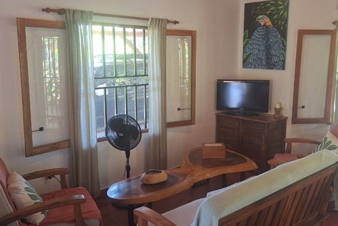 PROPERTY WITH TWO BEDROOMS IN A GATED COMMUNITY, IN LAS LOMAS PARRITA – 0.035 ACRES
