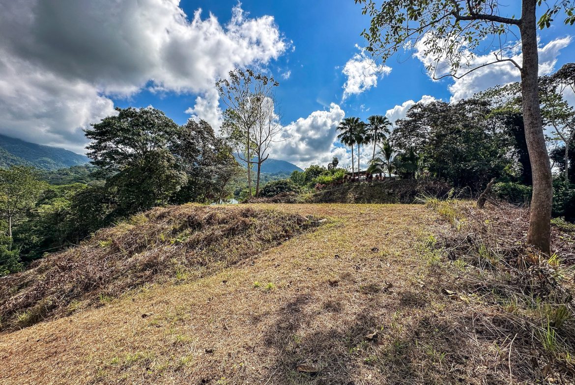 MOUNTAIN BUILDING PROPERTY WITH TREES VIEWS, IN TRES RIOS – 1.2 ACRES