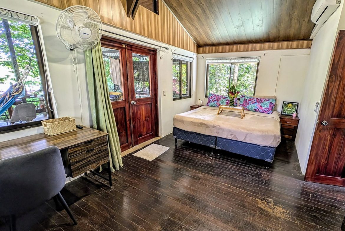 COMMERCIAL PROPERTY WITH SIX BEDROOMS NEAR EVERYTHING, IN DOMINICAL – 0.23 ACRES