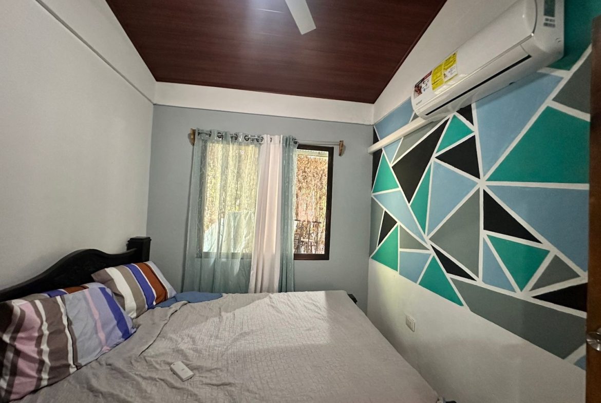 COMMERCIAL PROPERTY WITH TEN BEDROOMS NEAR TO THE EVERYTHING, IN UVITA – 0.42 ACRES
