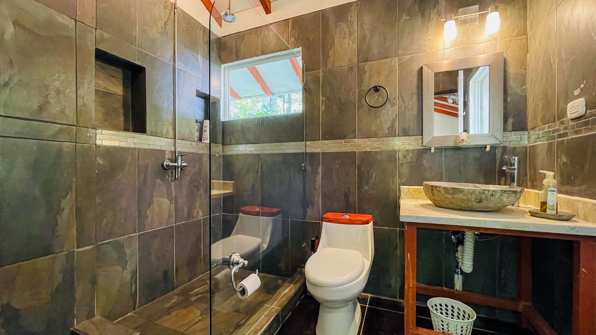 150005 Secluded Jungle Sanctuary 42