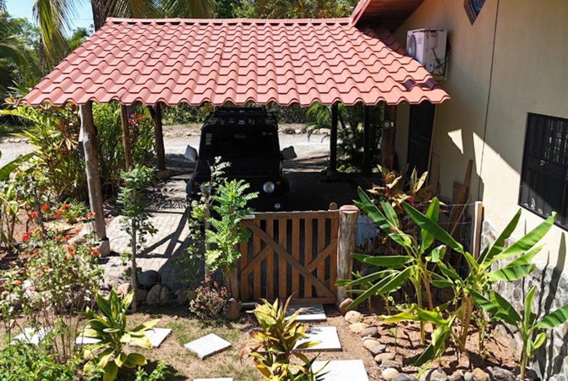 PROPERTY WITH TWO BEDROOMS IN A GATED COMMUNITY, IN LAS LOMAS PARRITA – 0.035 ACRES