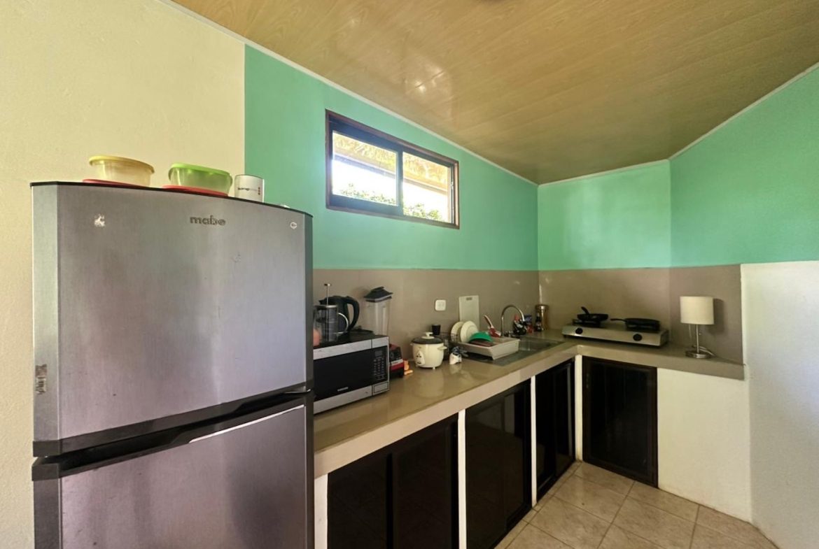 COMMERCIAL PROPERTY WITH TEN BEDROOMS NEAR TO THE EVERYTHING, IN UVITA – 0.42 ACRES
