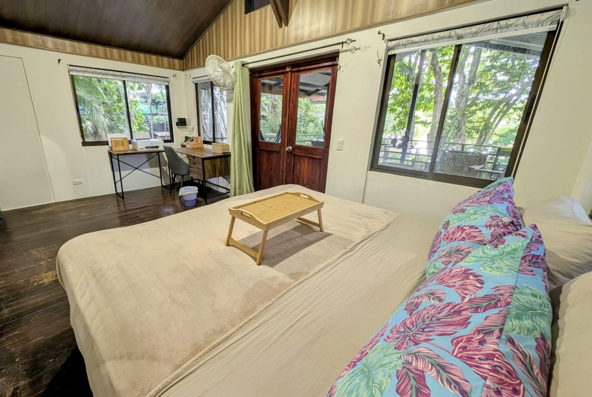 COMMERCIAL PROPERTY WITH SIX BEDROOMS NEAR EVERYTHING, IN DOMINICAL – 0.23 ACRES