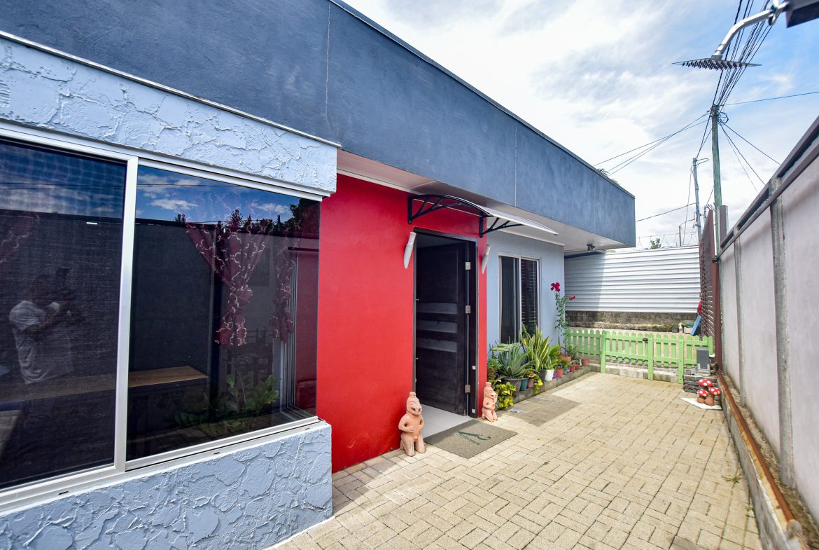AFFORDABLE 3-BEDROOM HOME NEAR AMENITIES IN SAN ISDRO