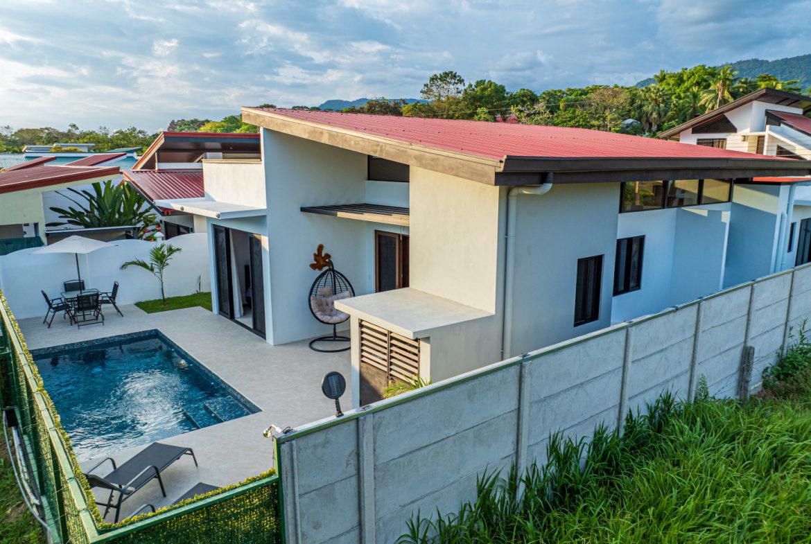 MODERN LUXURY 3-BED VILLA IN UVITA – MOVE-IN & AIRBNB READY