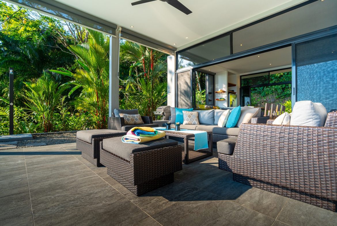 JUNGLE PROPERTY WITH THREE BEDROOMS AND SUNSET VIEWS, IN UVITA – 1.27 ACRES