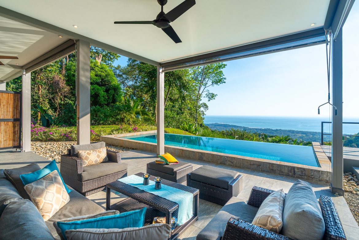 JUNGLE PROPERTY WITH THREE BEDROOMS AND SUNSET VIEWS, IN UVITA – 1.27 ACRES