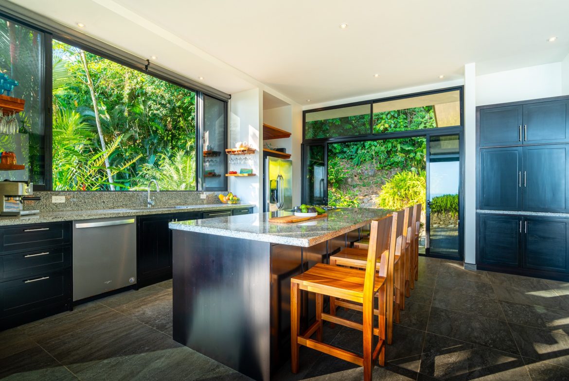 JUNGLE PROPERTY WITH THREE BEDROOMS AND SUNSET VIEWS, IN UVITA – 1.27 ACRES