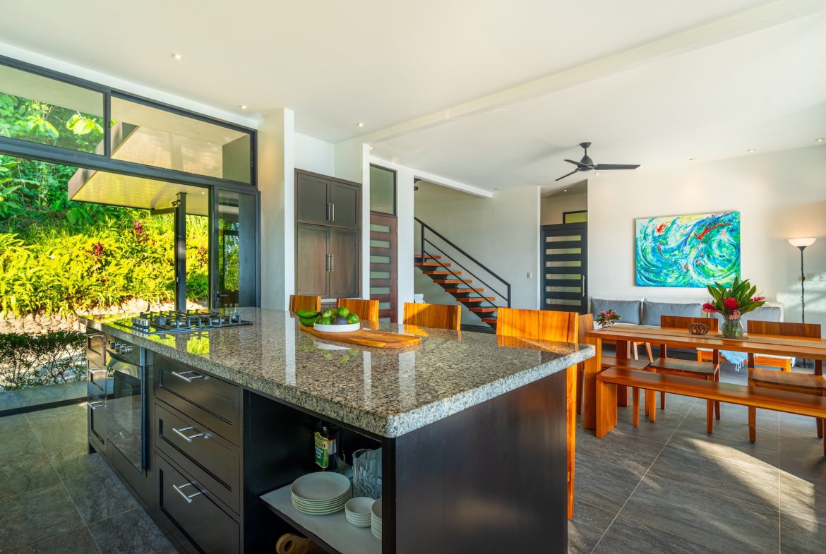 JUNGLE PROPERTY WITH THREE BEDROOMS AND SUNSET VIEWS, IN UVITA – 1.27 ACRES