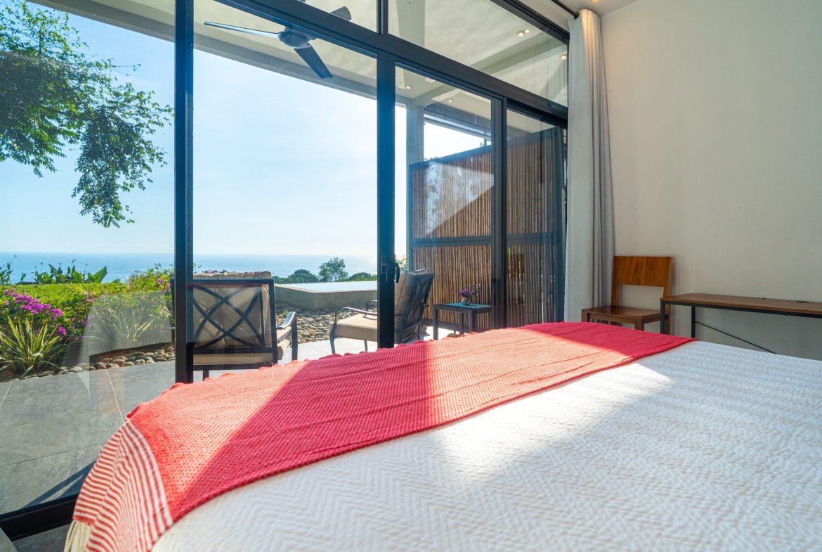 JUNGLE PROPERTY WITH THREE BEDROOMS AND SUNSET VIEWS, IN UVITA – 1.27 ACRES