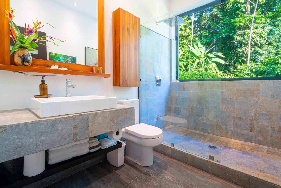 JUNGLE PROPERTY WITH THREE BEDROOMS AND SUNSET VIEWS, IN UVITA – 1.27 ACRES
