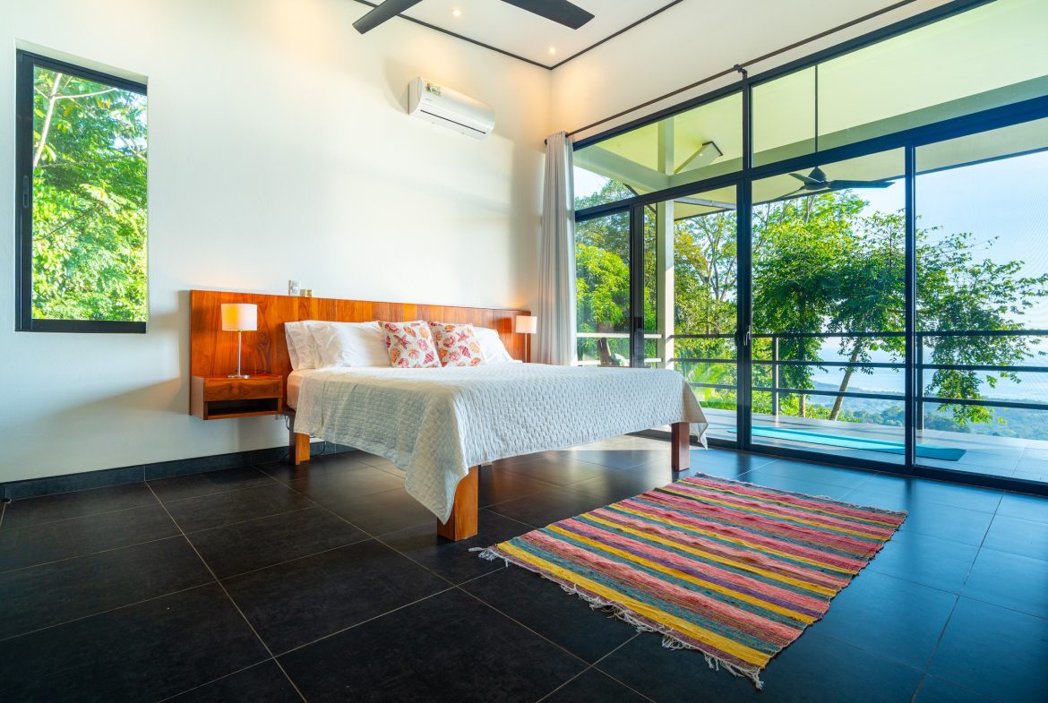 JUNGLE PROPERTY WITH THREE BEDROOMS AND SUNSET VIEWS, IN UVITA – 1.27 ACRES