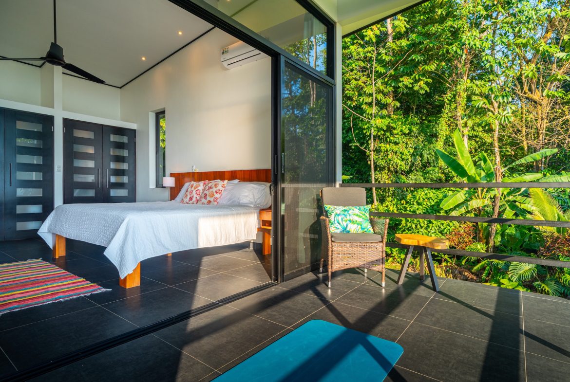 JUNGLE PROPERTY WITH THREE BEDROOMS AND SUNSET VIEWS, IN UVITA – 1.27 ACRES