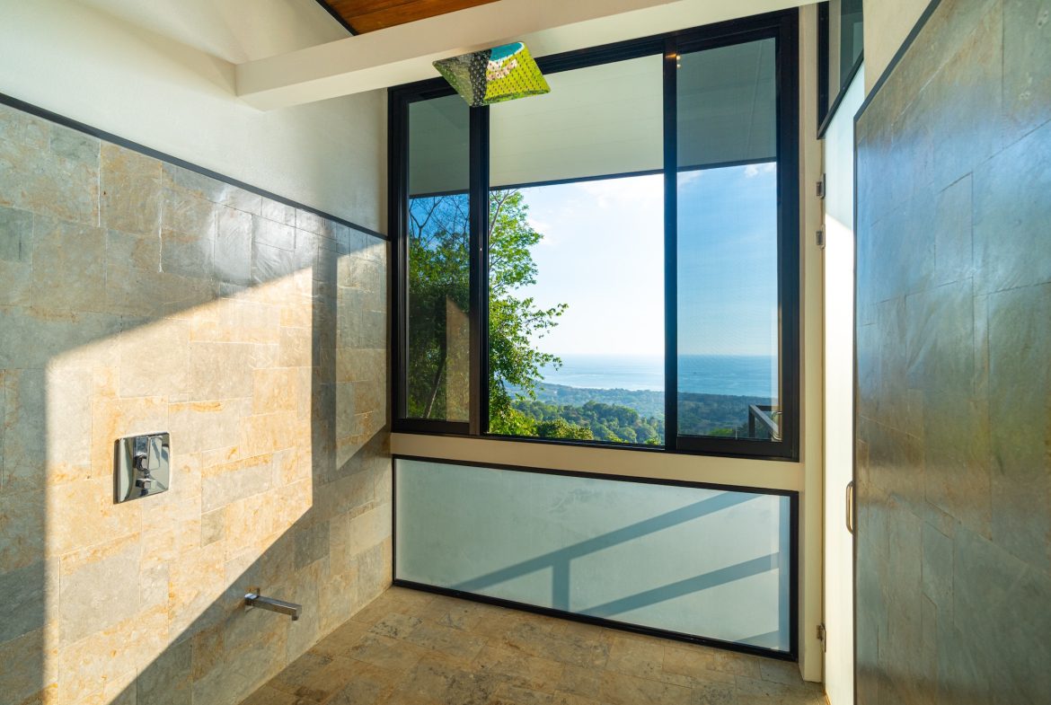 JUNGLE PROPERTY WITH THREE BEDROOMS AND SUNSET VIEWS, IN UVITA – 1.27 ACRES