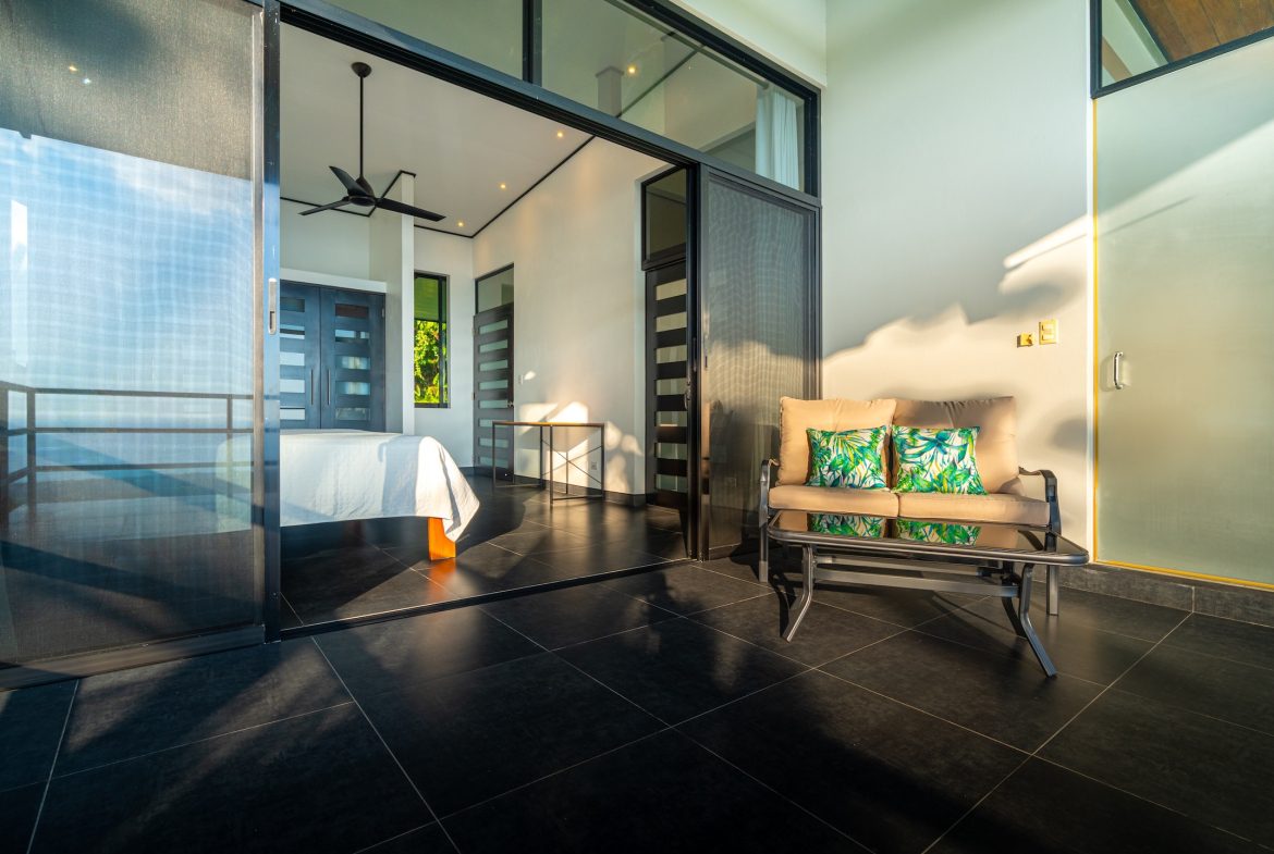 JUNGLE PROPERTY WITH THREE BEDROOMS AND SUNSET VIEWS, IN UVITA – 1.27 ACRES