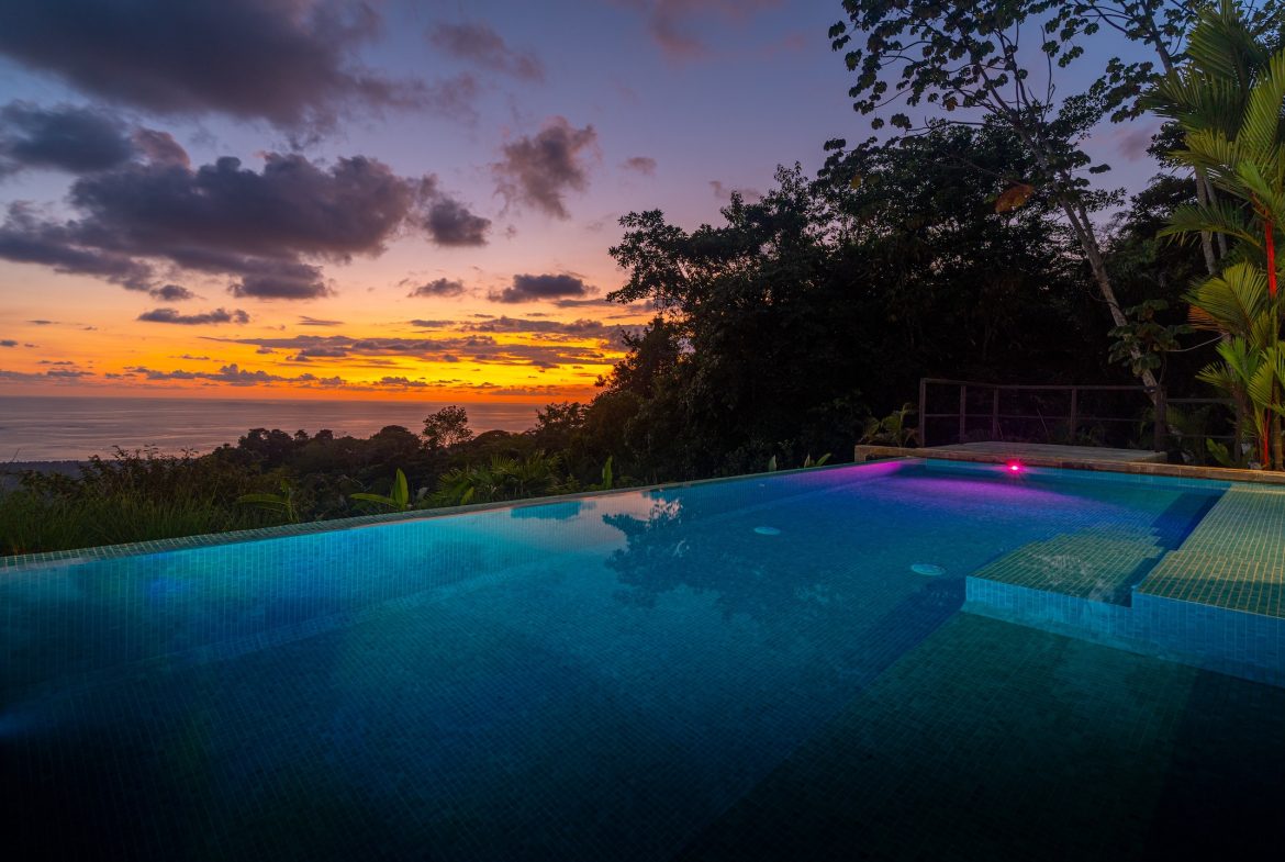 JUNGLE PROPERTY WITH THREE BEDROOMS AND SUNSET VIEWS, IN UVITA – 1.27 ACRES