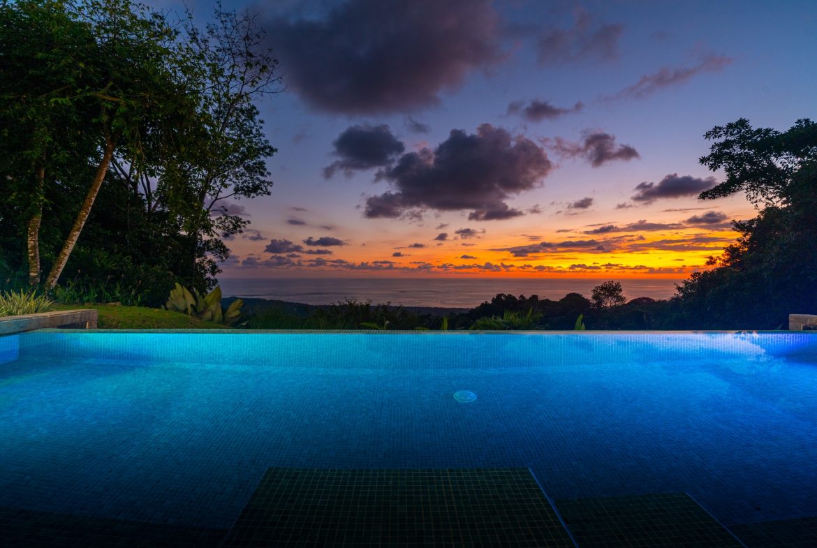 JUNGLE PROPERTY WITH THREE BEDROOMS AND SUNSET VIEWS, IN UVITA – 1.27 ACRES