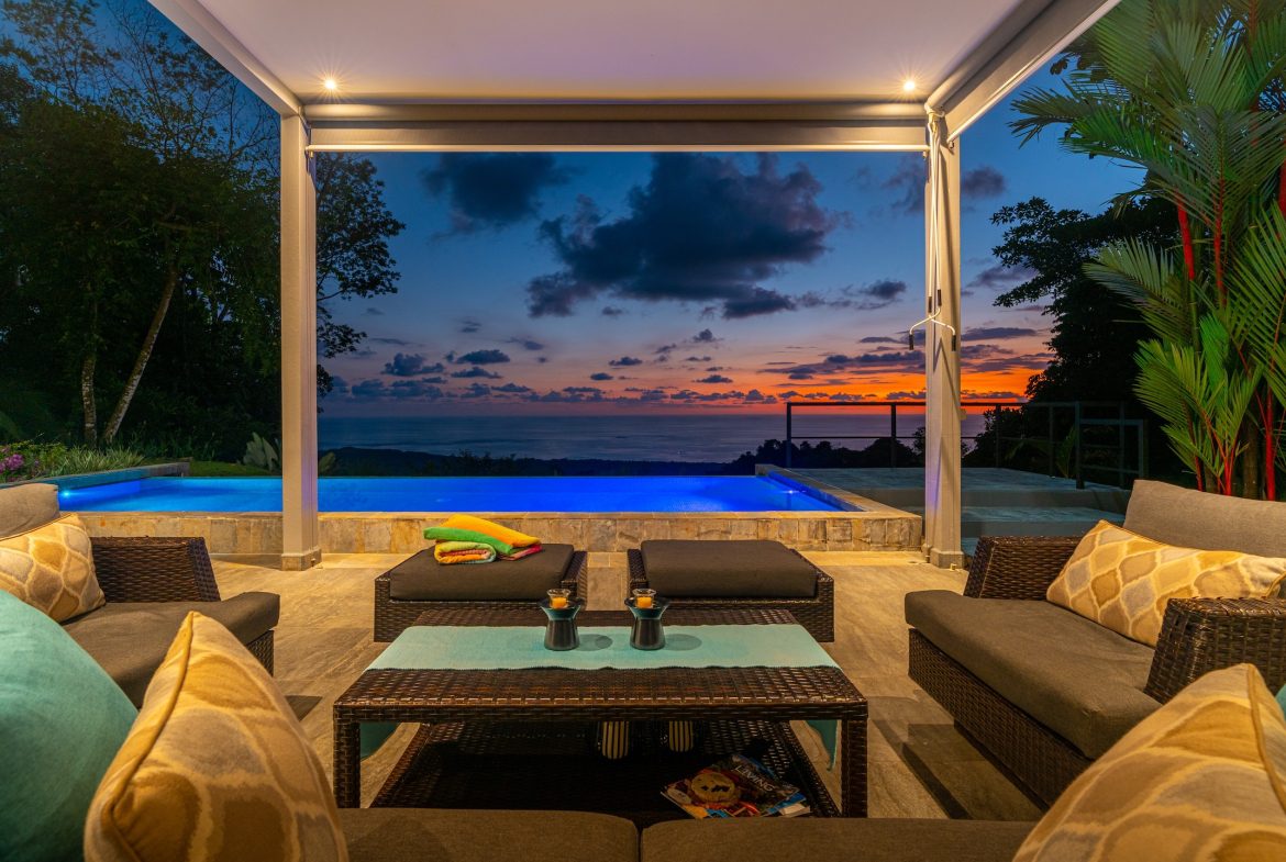 JUNGLE PROPERTY WITH THREE BEDROOMS AND SUNSET VIEWS, IN UVITA – 1.27 ACRES